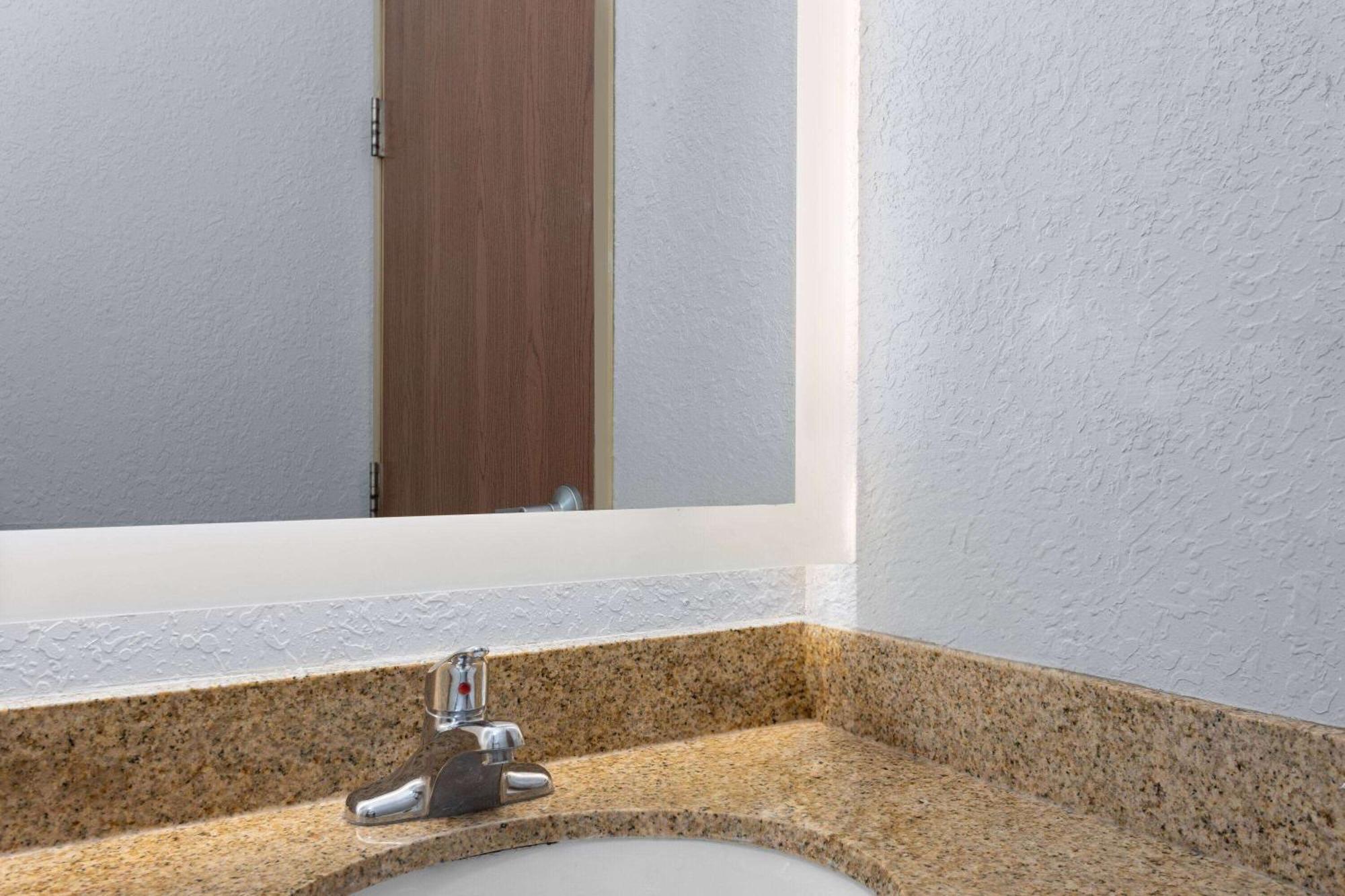Microtel Inn And Suites - Zephyrhills Ngoại thất bức ảnh