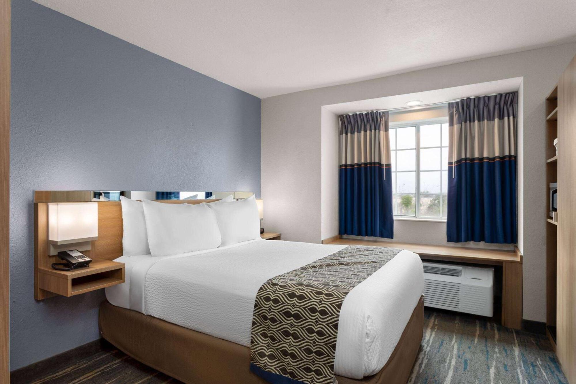 Microtel Inn And Suites - Zephyrhills Ngoại thất bức ảnh